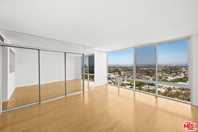 Building Photo - 4316 Marina City Dr