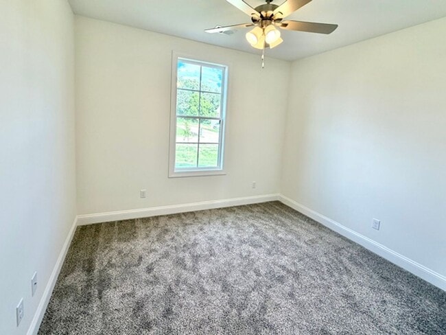 Building Photo - NewburyDrive7425