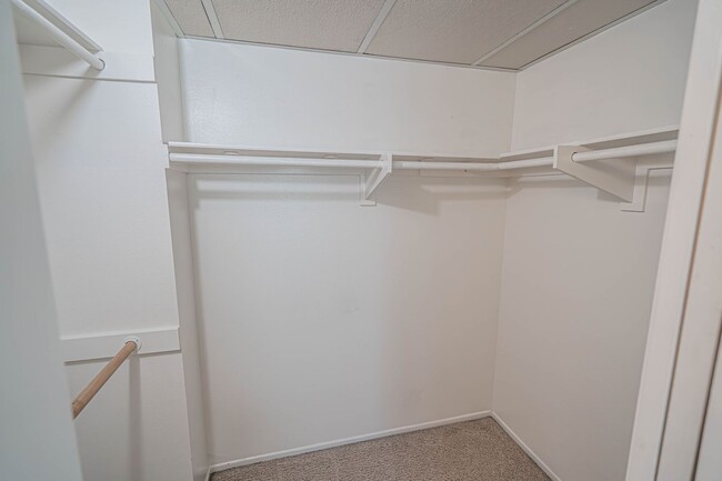 Building Photo - 2 Bedroom Condo for Rent in Canyon Country!