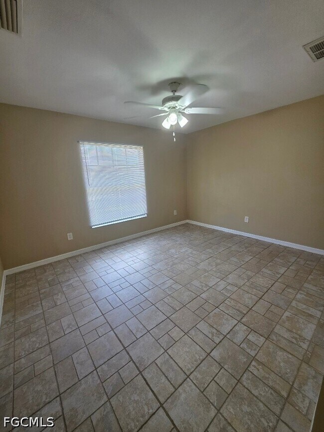 Building Photo - 348 Rancho Ave