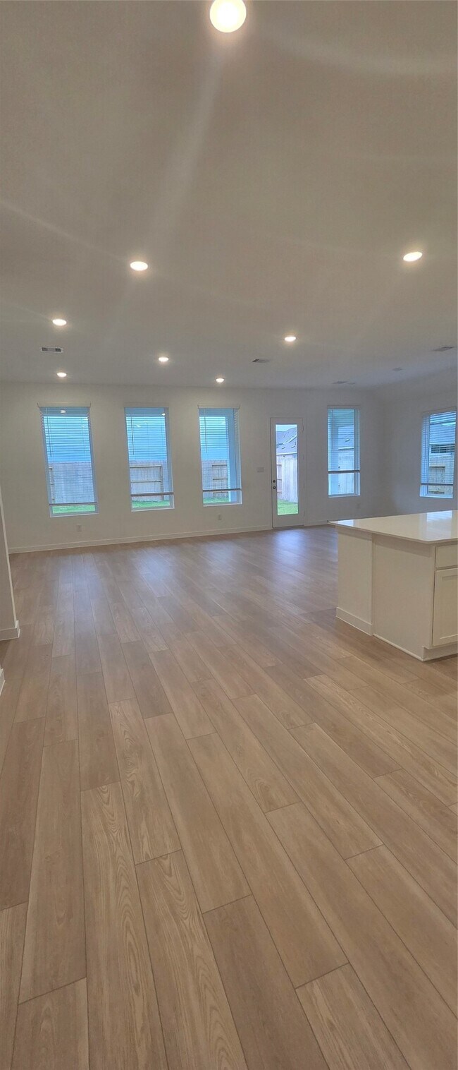 Building Photo - 2809 Palm Branch Dr