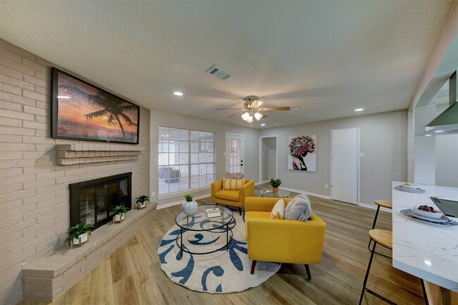 Building Photo - 8511 Honeysuckle