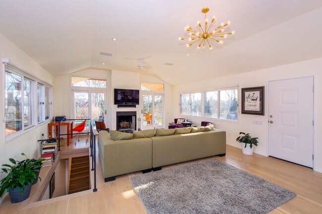 Building Photo - 80 Cliff Dr