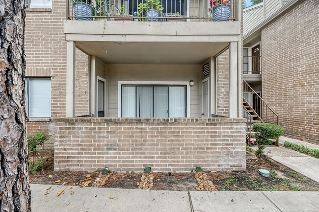 Building Photo - Cozy 2 bedroom in great neighborhood