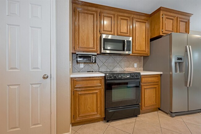 Building Photo - 16715 Red Falls Cir