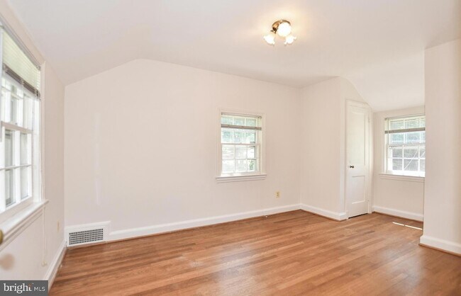 Building Photo - 6123 Wynnwood Rd
