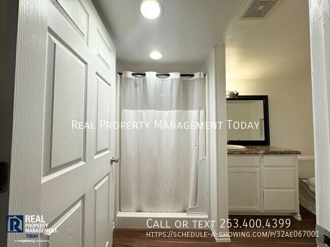 Building Photo - 2817 9th St SW