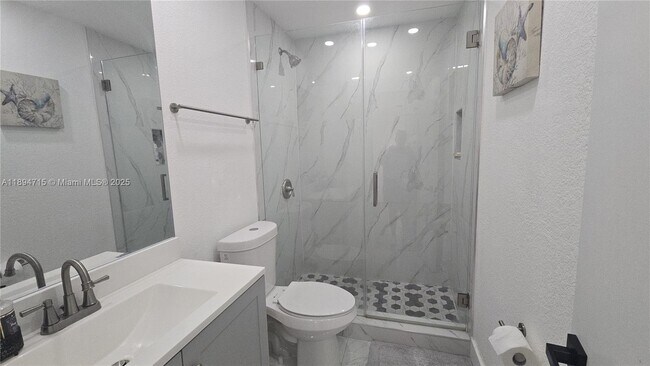 Building Photo - 6100 W 26th Ct