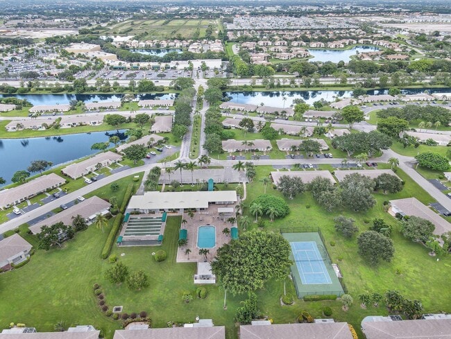 Building Photo - 8807 Bella Vista Dr
