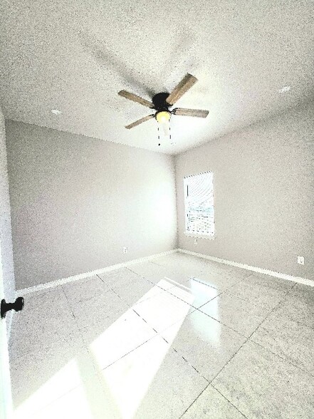 Building Photo - 2777 Chavarria St