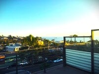 Building Photo - 2 Bedroom 1 Bath Laguna Beach Penthouse Unit