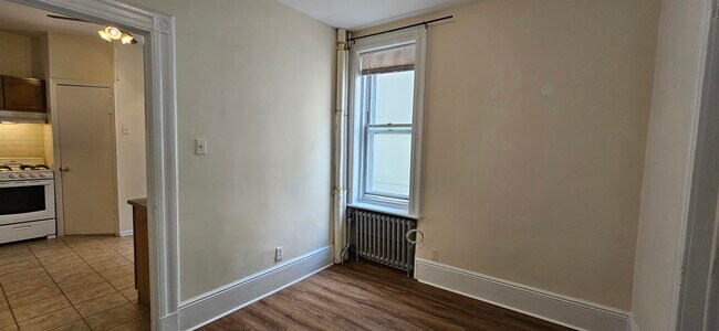 Building Photo - 327 Jackson St