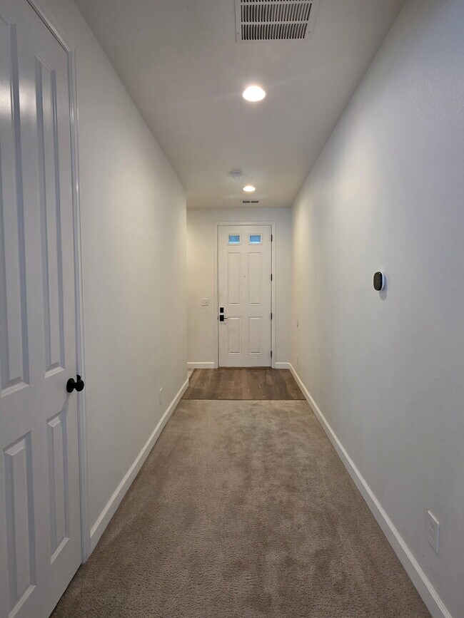 Building Photo - Updated 3-Bedroom Ranch in the Traditions Neighborhood – Move-In Incentives Available