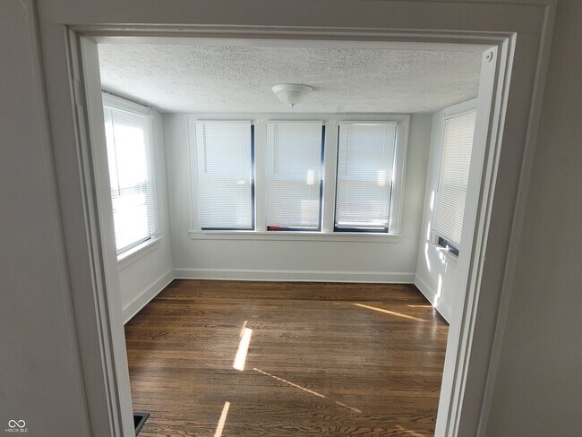 Building Photo - 629 Carlyle Pl