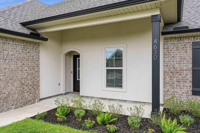 Building Photo - 4630 Jayhawk Dr