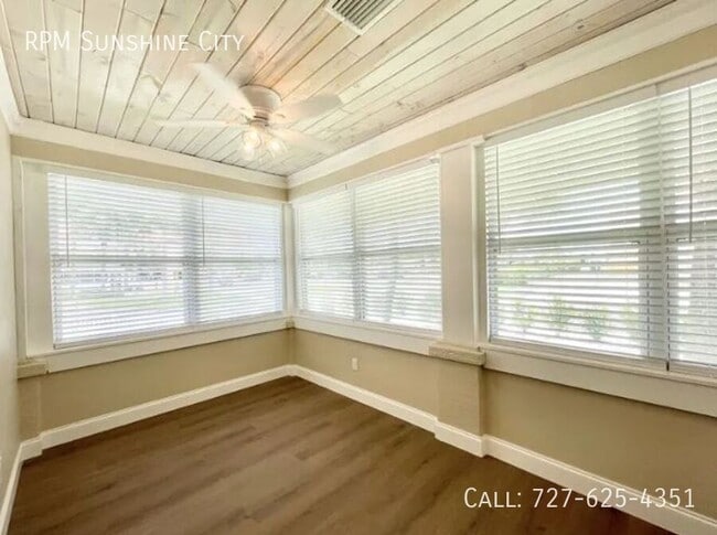 Building Photo - 7700 Boca Ciega Dr