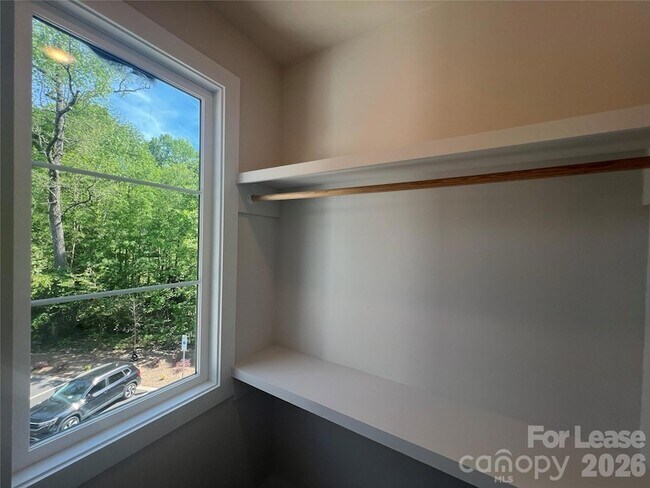 Building Photo - 1356 Briar Creek Rd