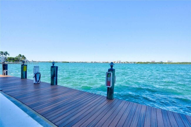 Building Photo - 10350 W Bay Harbor Dr