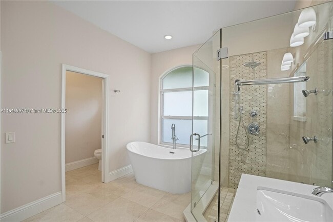 Building Photo - 720 Cypress Pointe Dr W