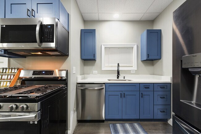 Building Photo - 153 Labelle St