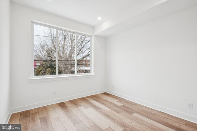 Building Photo - 5034 Florence Ave