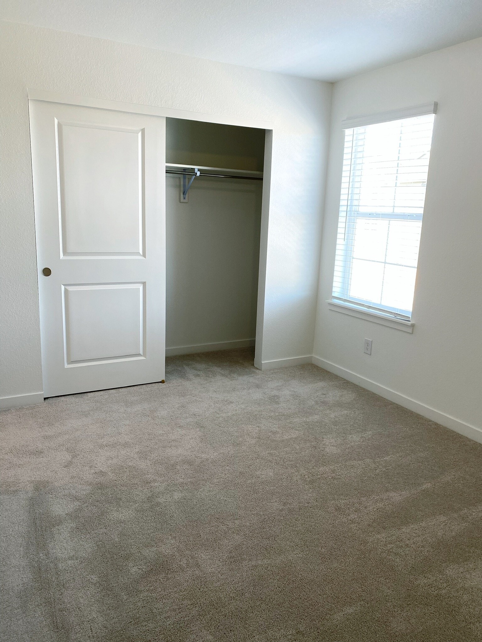 Building Photo - 8993 Redfield Ln