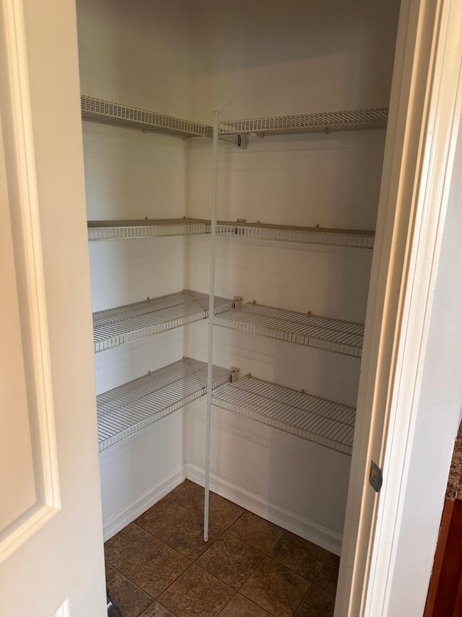 Building Photo - Great home in quiet neighborhood