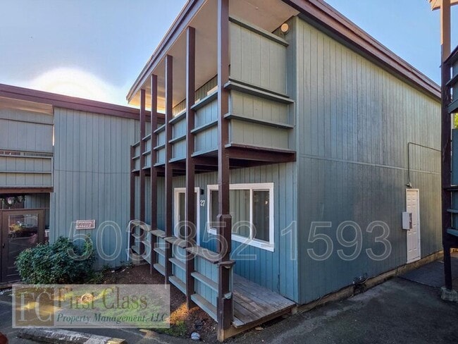 Building Photo - 12345 SW Hall Blvd