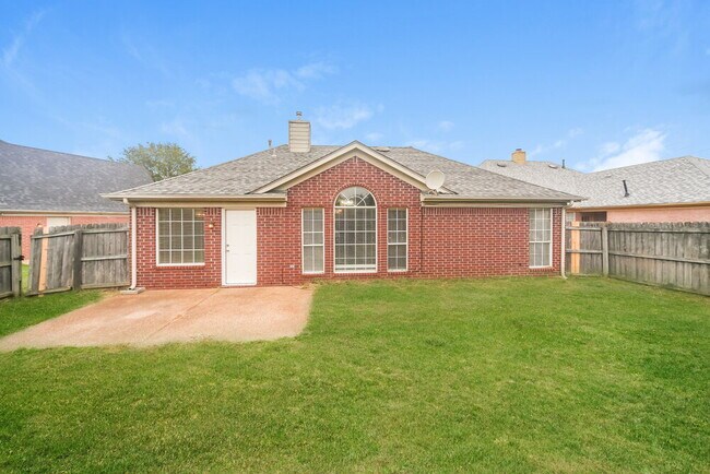 Building Photo - 8579 Brer Bear Cove