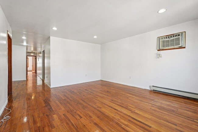 Building Photo - 105 Beacon Ave