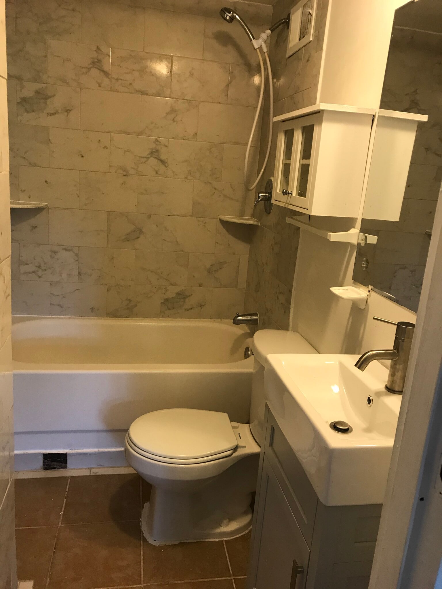 Master Bath - 10201 Grosvenor Pl