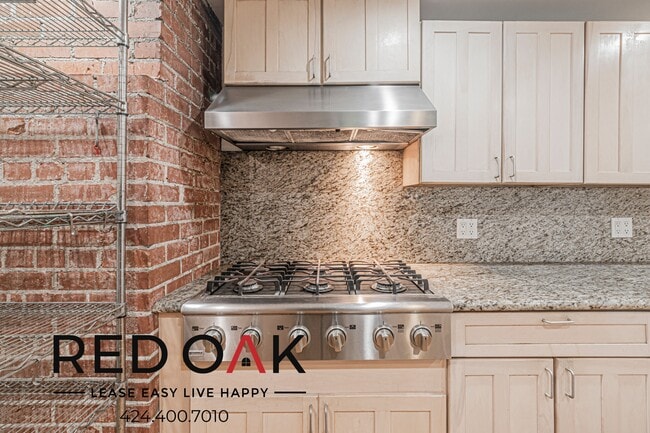 Building Photo - 2421 California Ave