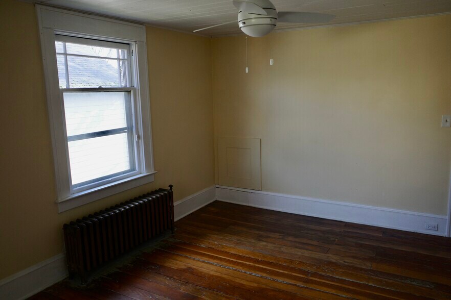 Bedroom #2 - 15ft by 11ft - 8607 SE Morrison St