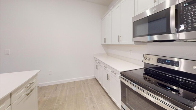 Building Photo - 8318 Waterscape Rd