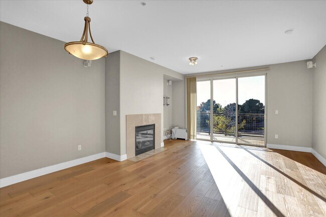 Building Photo - 9059 E Panorama Cir