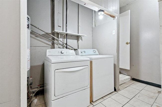 Building Photo - 317 E Key Blvd