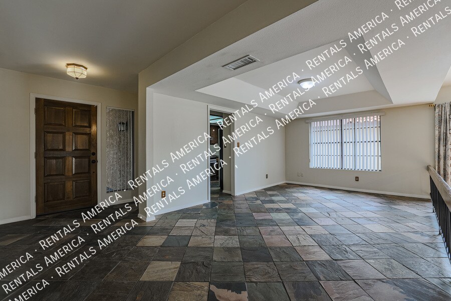 Building Photo - 2160 S Catarina-