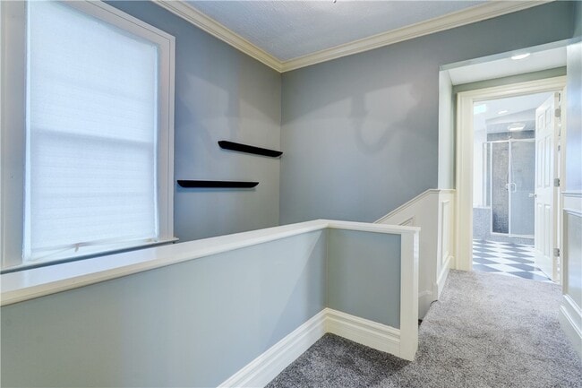 Building Photo - 450 S Main St