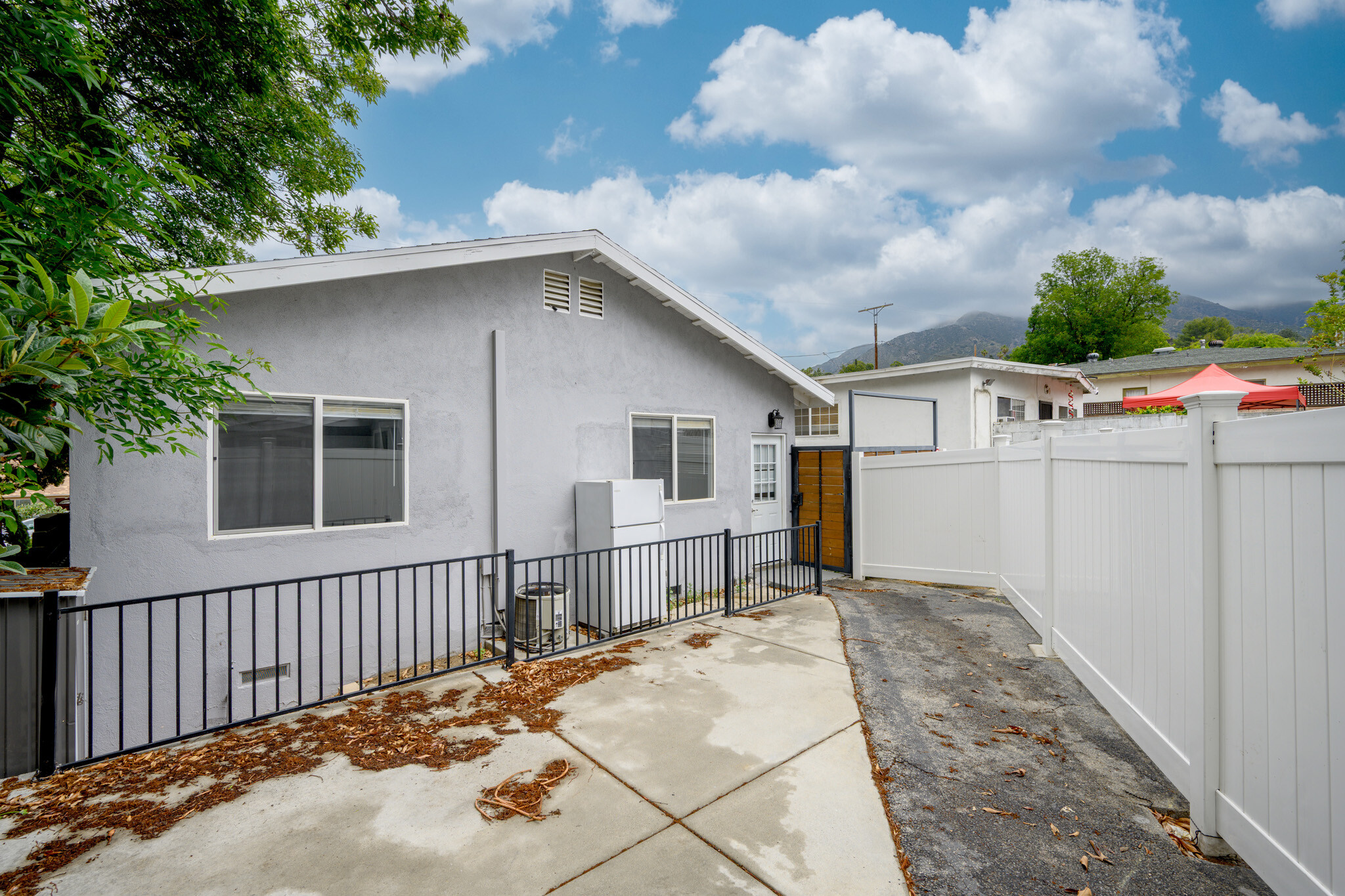 Building Photo - 7726 Le Berthon St