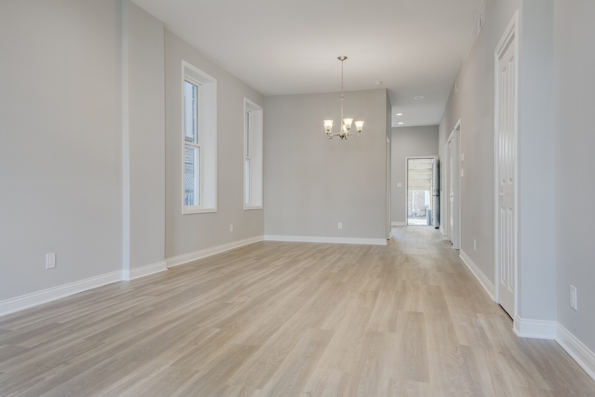 Building Photo - 1536 N Talman Ave