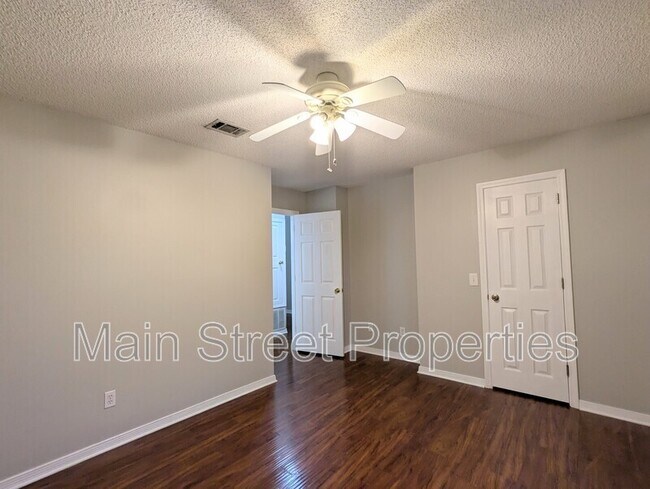 Building Photo - 1909 Southwind Cir