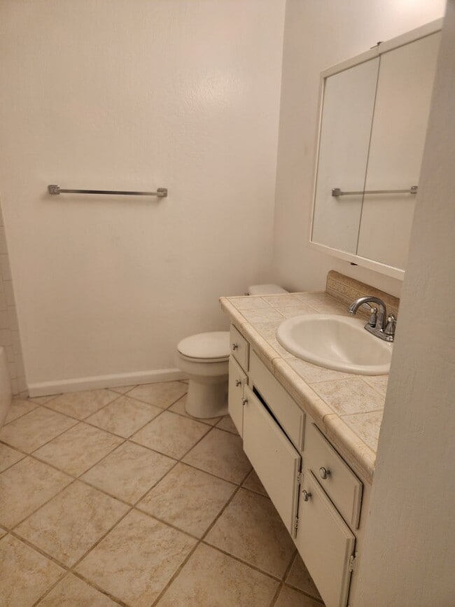 Building Photo - Nice and Bright lots of light charming two story townhouse in beautiful Bennett Valley