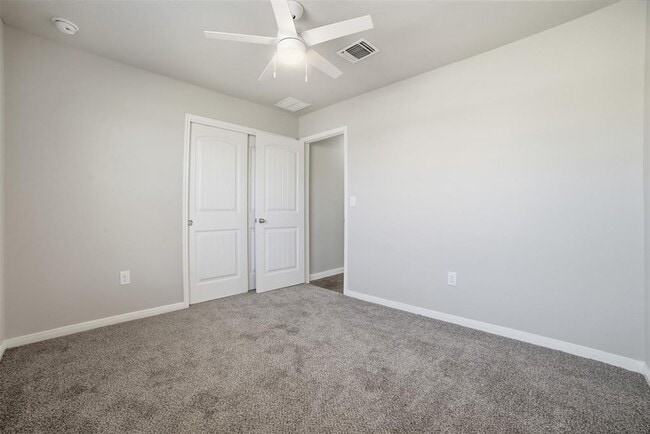 Building Photo - 600 Marimoor Dr