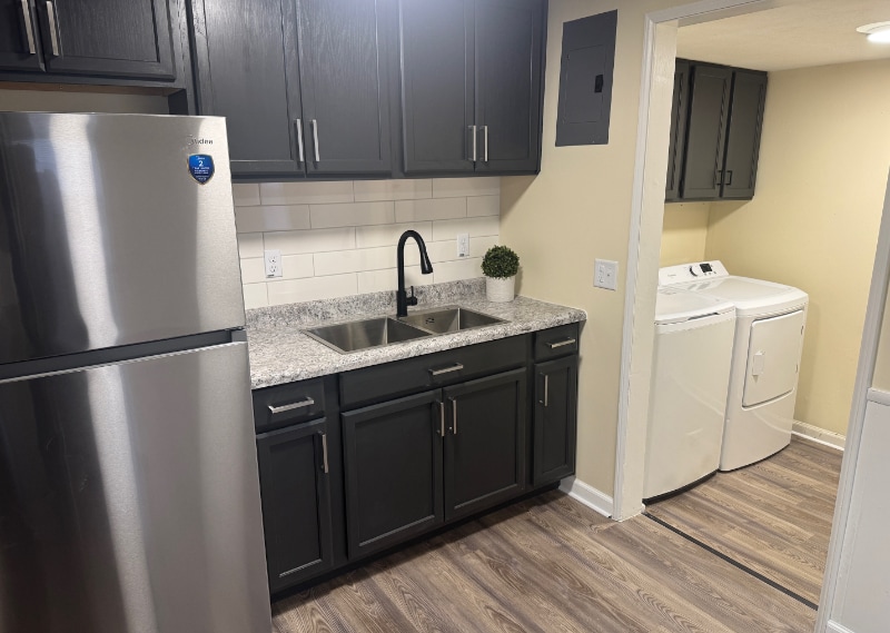 Building Photo - 2838 Cromwell Dr