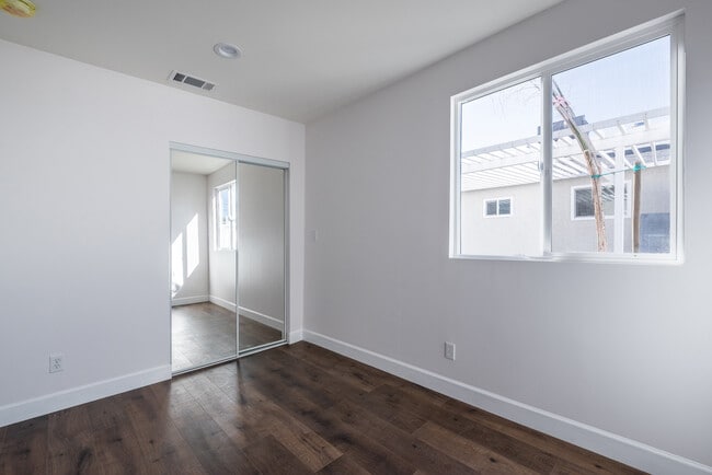 Building Photo - 7058 Willis Ave