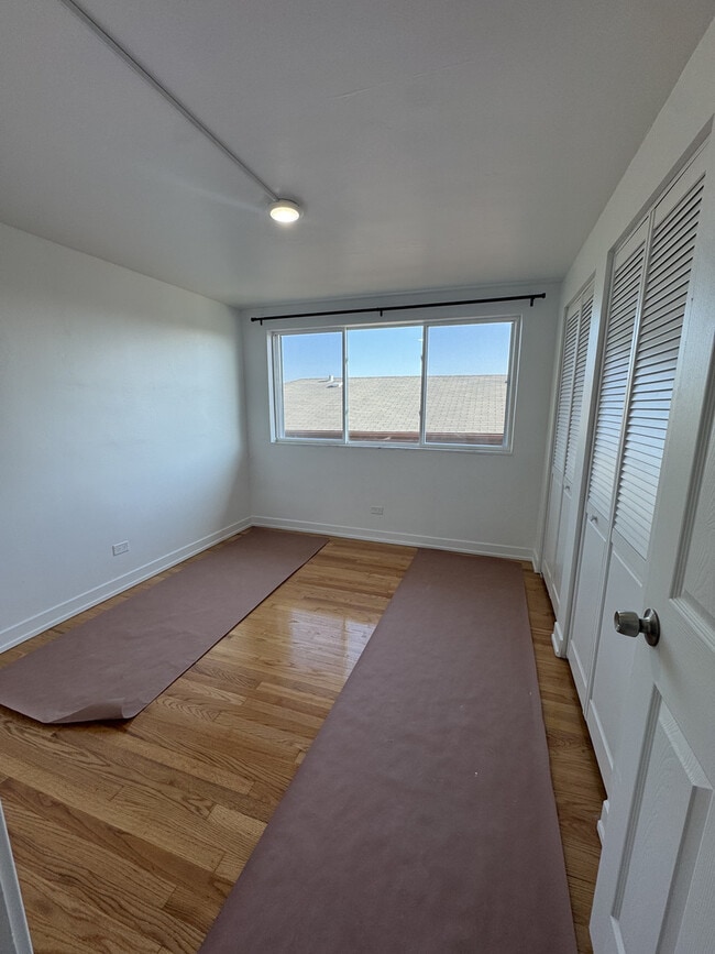 Building Photo - 4656 W 87th St