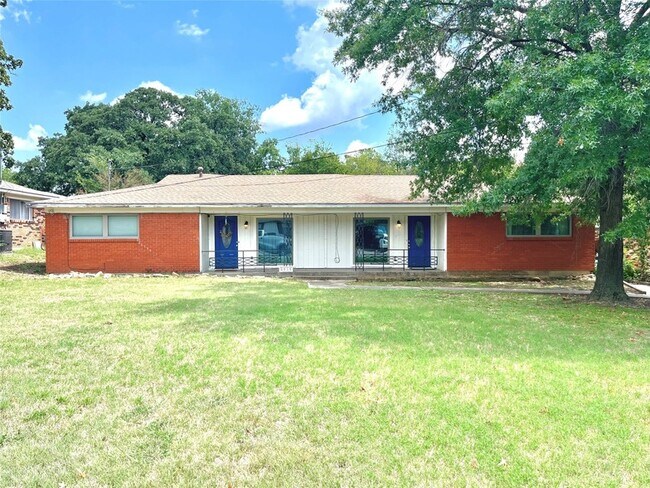 Primary Photo - 2614 Denison St