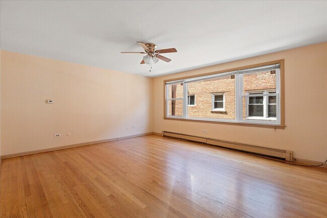 Building Photo - 2650 W Touhy Ave