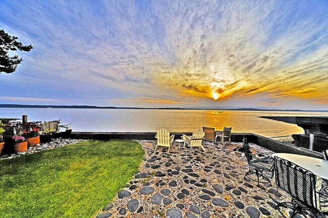 Building Photo - 4905 SW Othello St