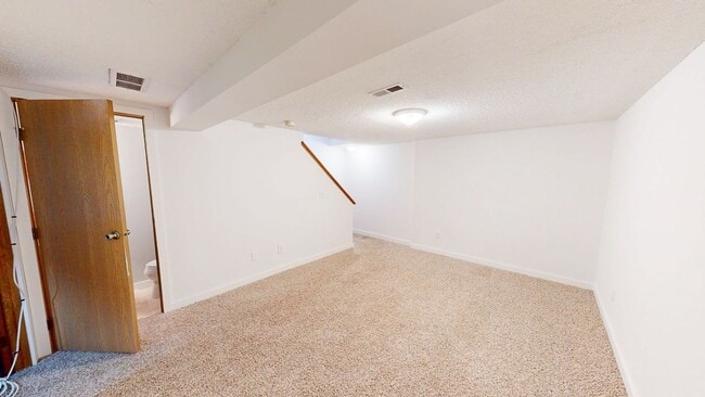 Building Photo - 5127 Singleton Dr